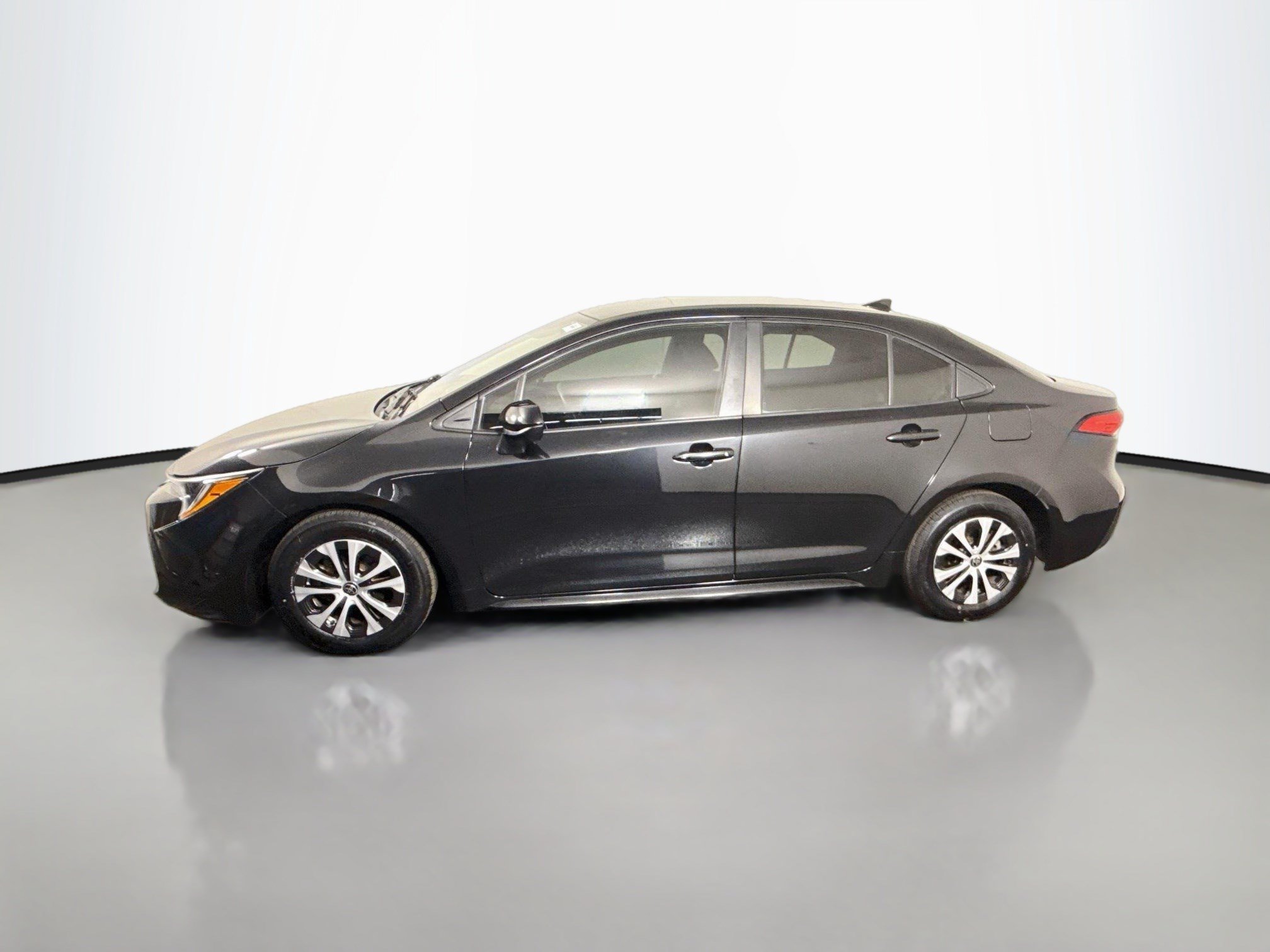 Used 2022 Toyota Corolla LE FWD image 6