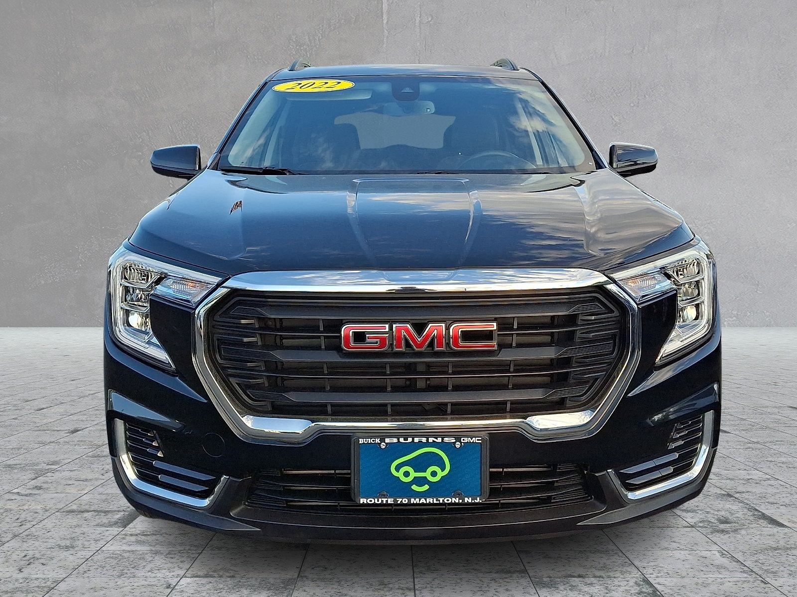Certified 2022 GMC Terrain SLE w/ Driver Convenience Package FWD image 2