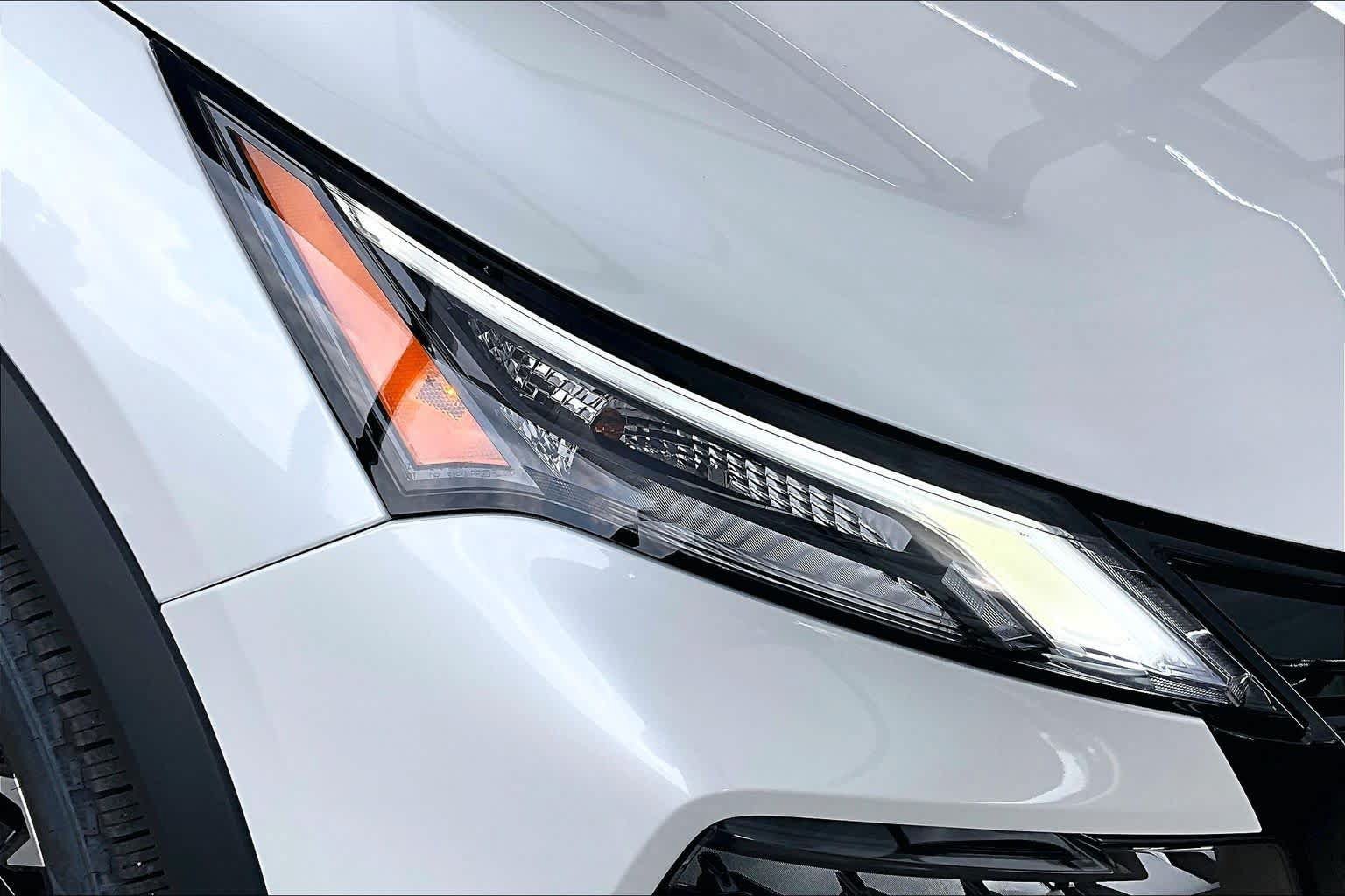 New 2026 Nissan Rogue Dark Armor FWD image 18