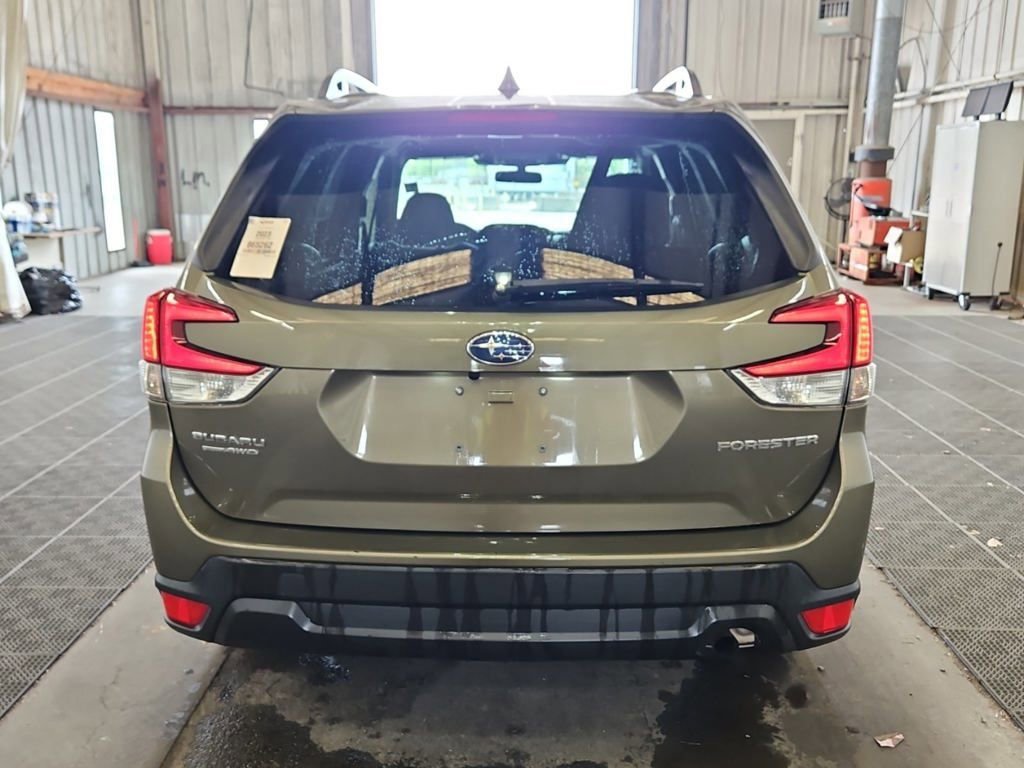 Used 2023 Subaru Forester Premium AWD/4WD image 4