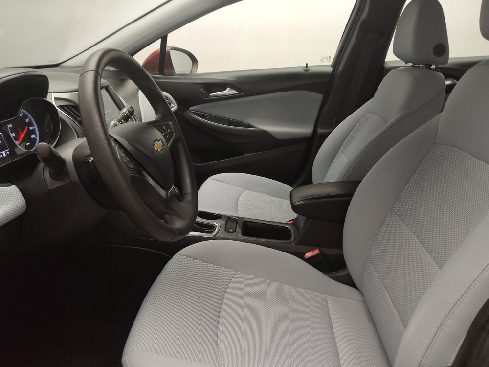 Used 2019 Chevrolet Cruze LT image 17