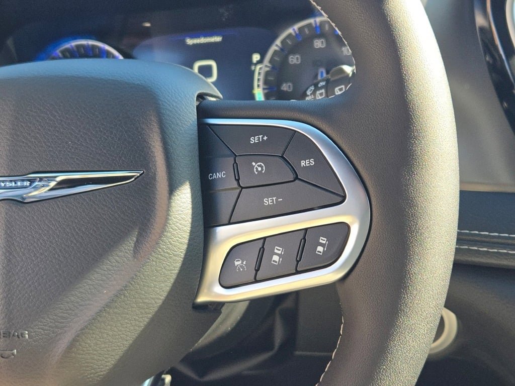 New 2026 Chrysler Pacifica Select image 34