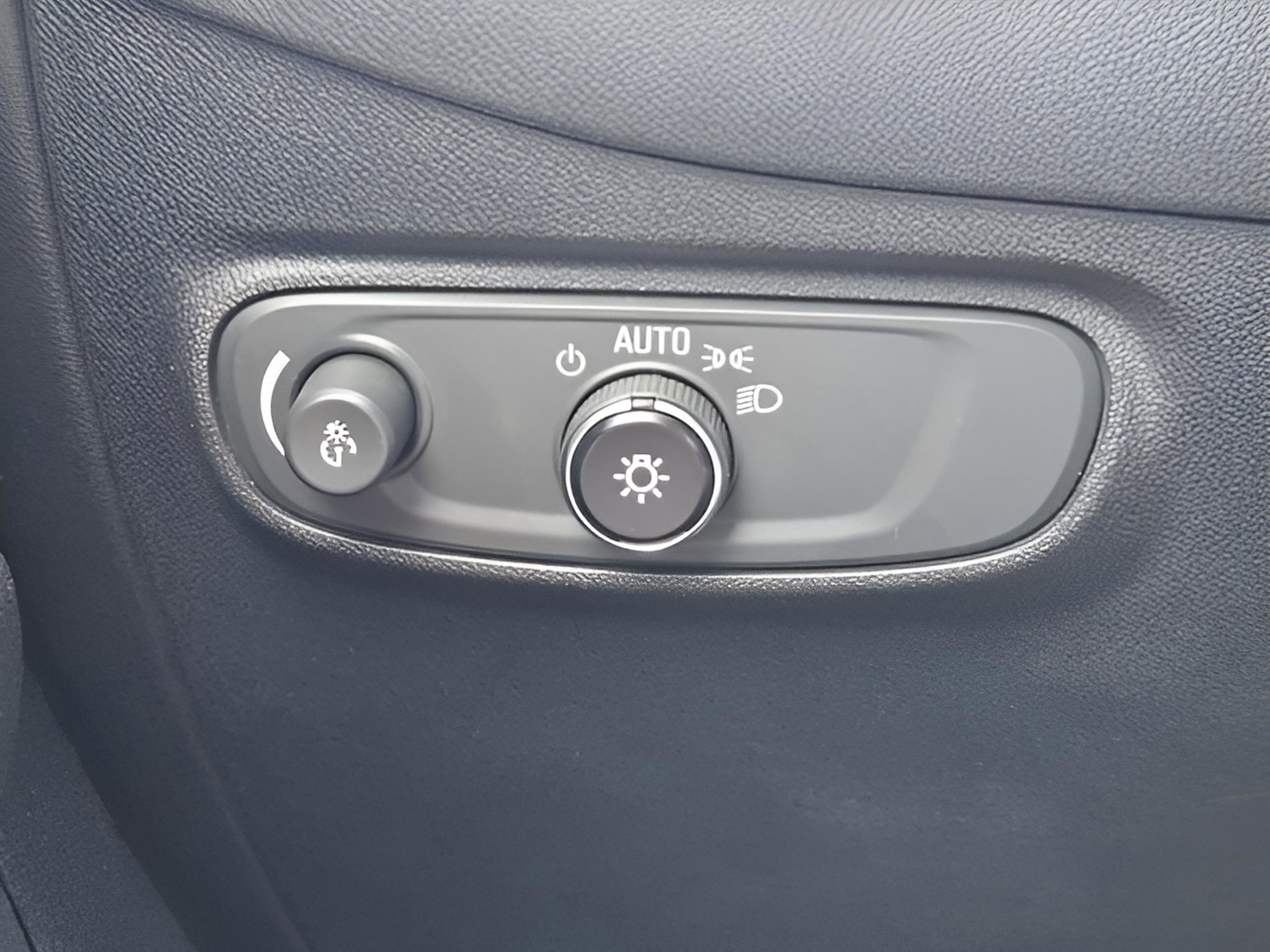 Used 2022 Chevrolet Equinox LT image 24