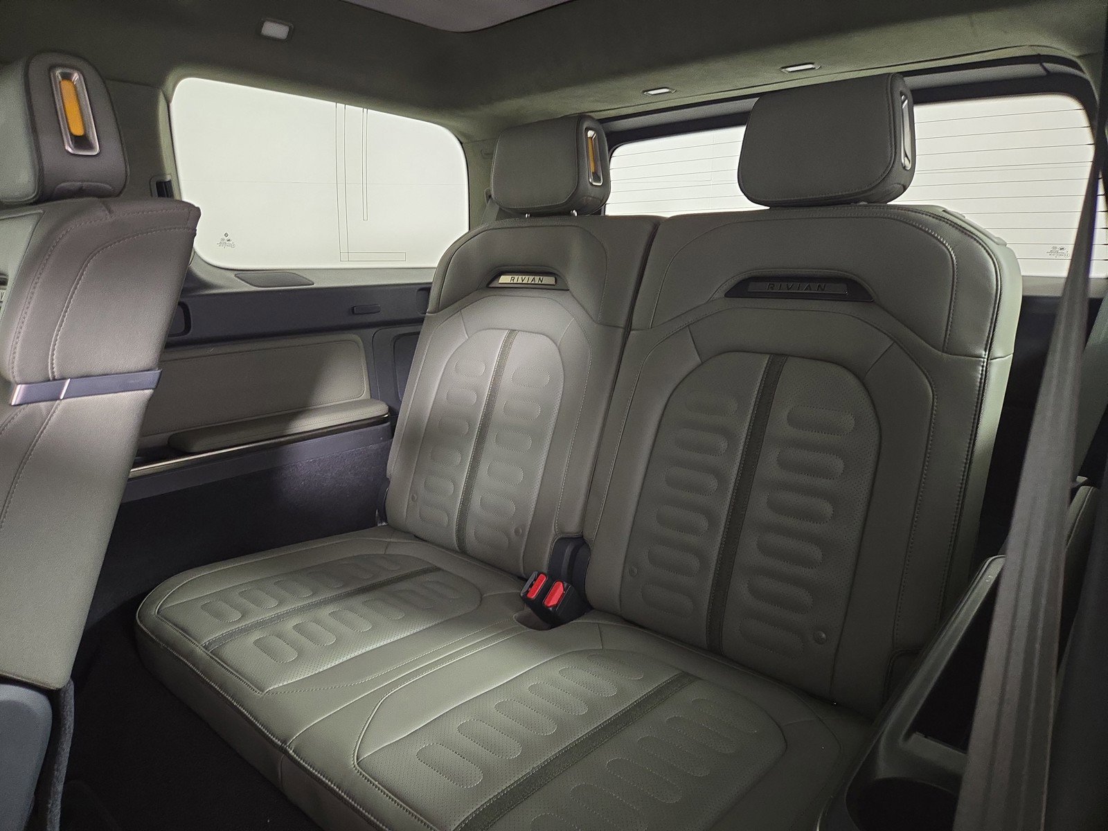 Used 2022 Rivian R1S Launch Edition image 22