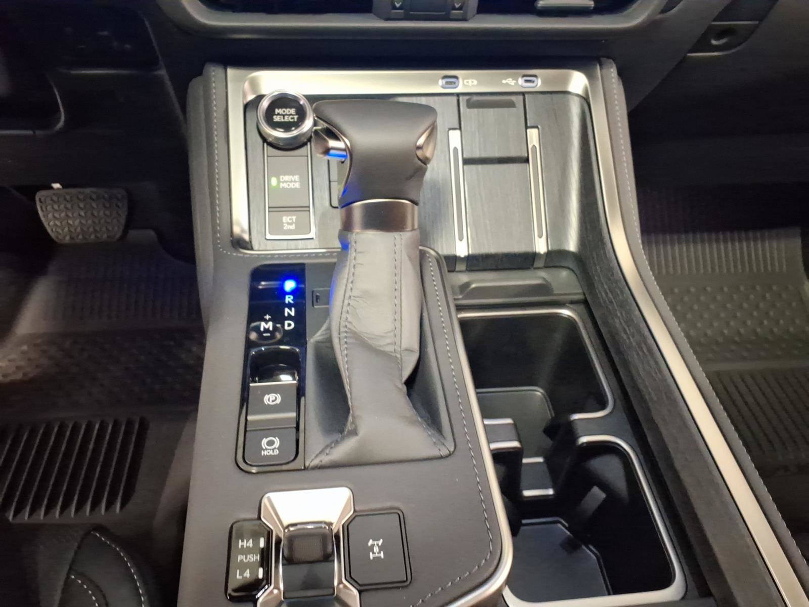 New 2026 Lexus GX 550 w/ Accessory Package (2T) image 8