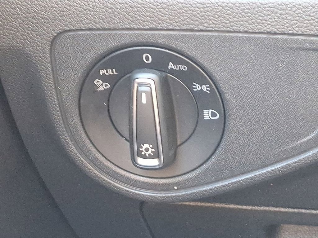 Used 2023 Volkswagen Atlas Cross Sport SE image 23