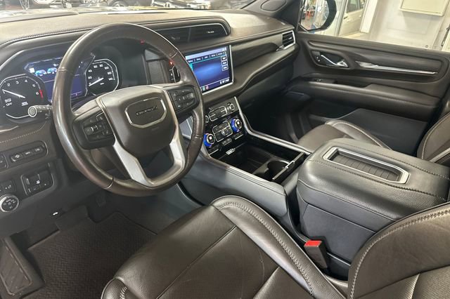 Used 2021 GMC Yukon Denali w/ Denali Premium Package image 11