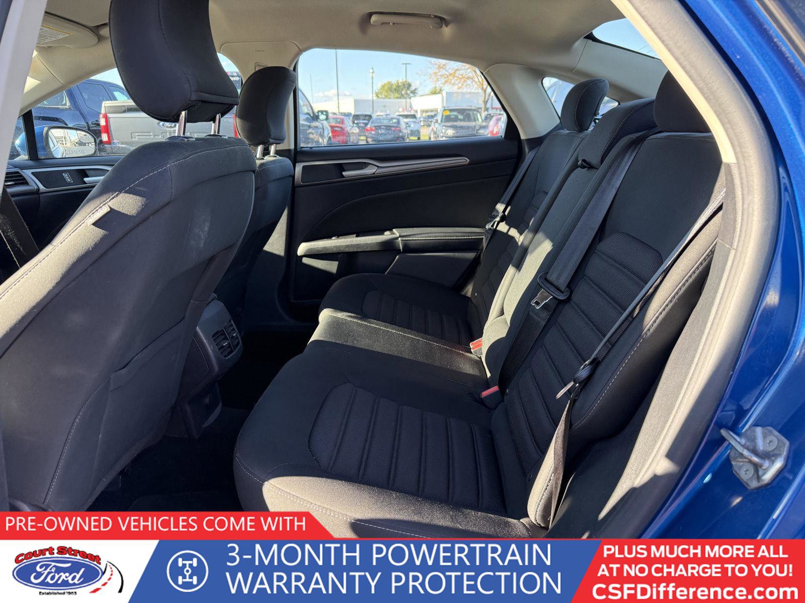 Used 2017 Ford Fusion SE w/ Fusion SE Technology Package image 10