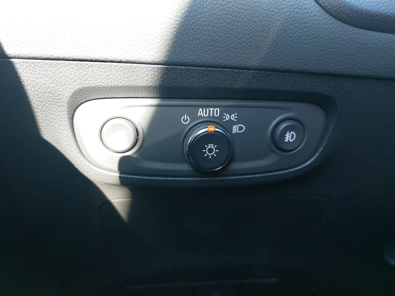 Used 2023 Buick Encore GX Preferred w/ Cold Weather Comfort Package FWD image 28
