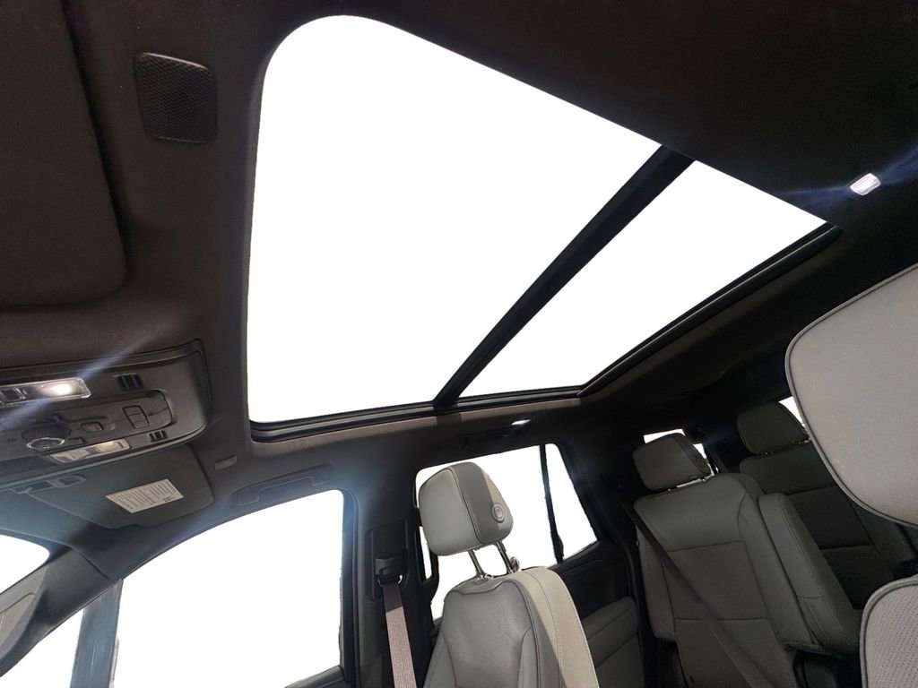 Used 2022 GMC Yukon SLT w/ SLT Premium Package AWD/4WD image 11
