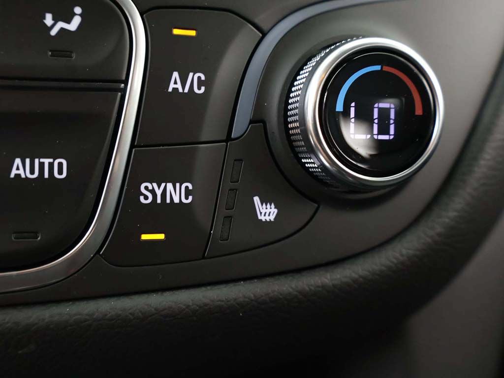 Used 2022 Chevrolet Equinox LT FWD image 48