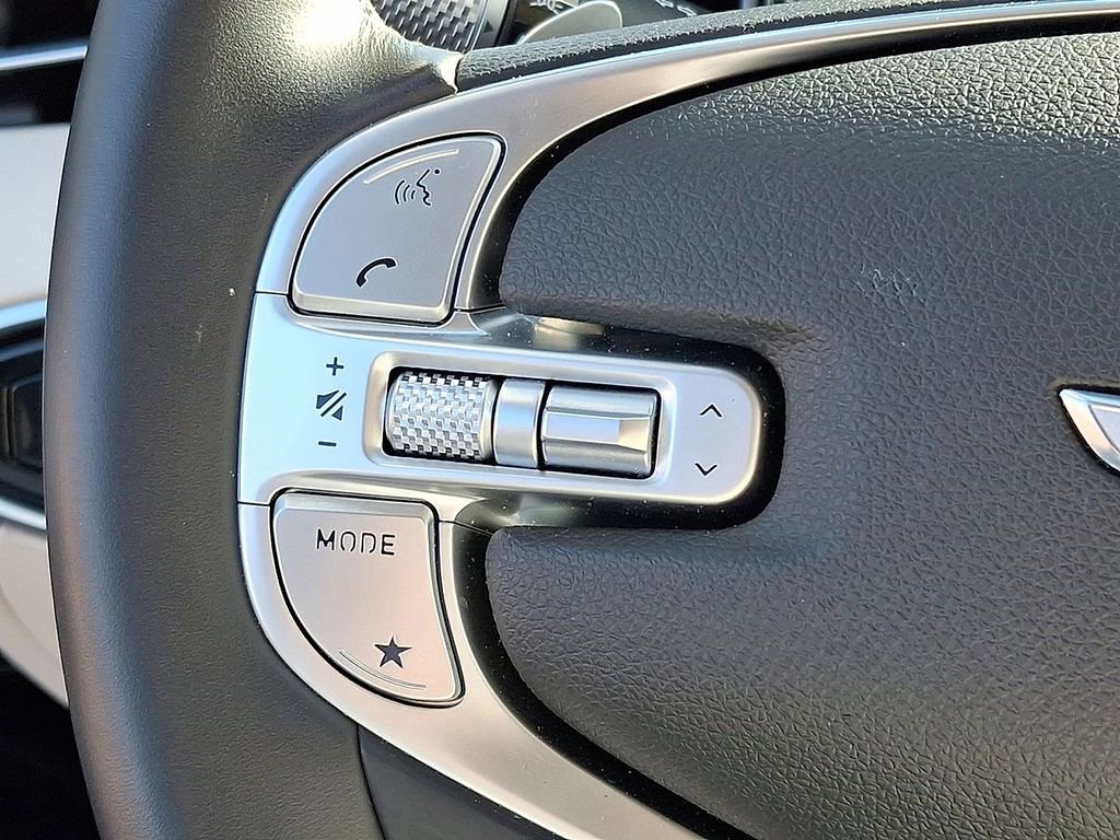 Used 2025 Genesis GV70 2.5T image 17