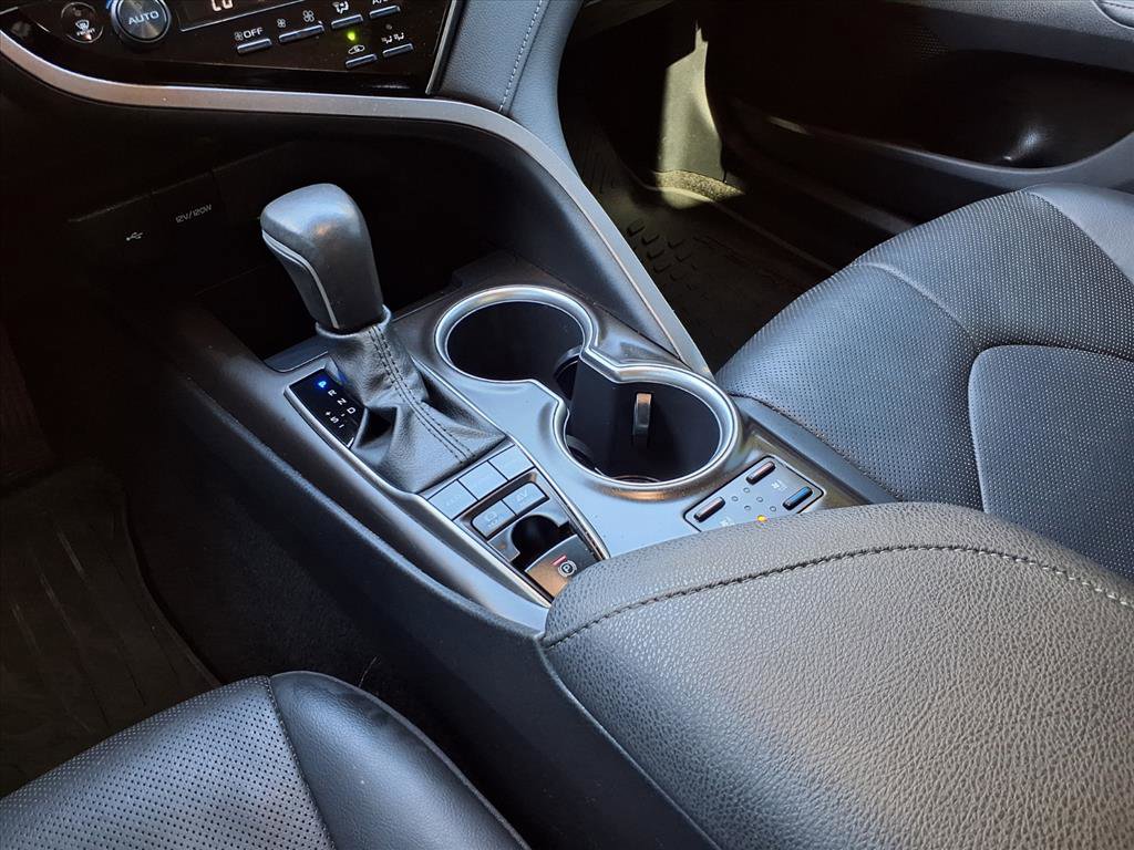 Used 2022 Toyota Camry XLE image 16