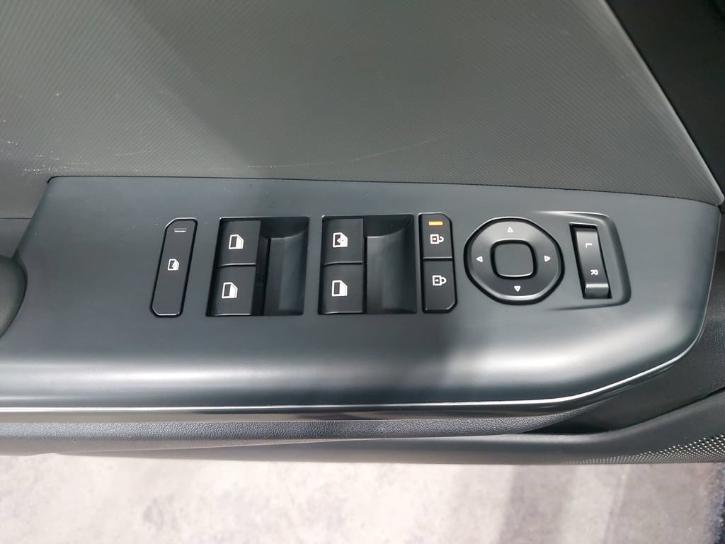 Used 2025 Kia K4 FWD image 27