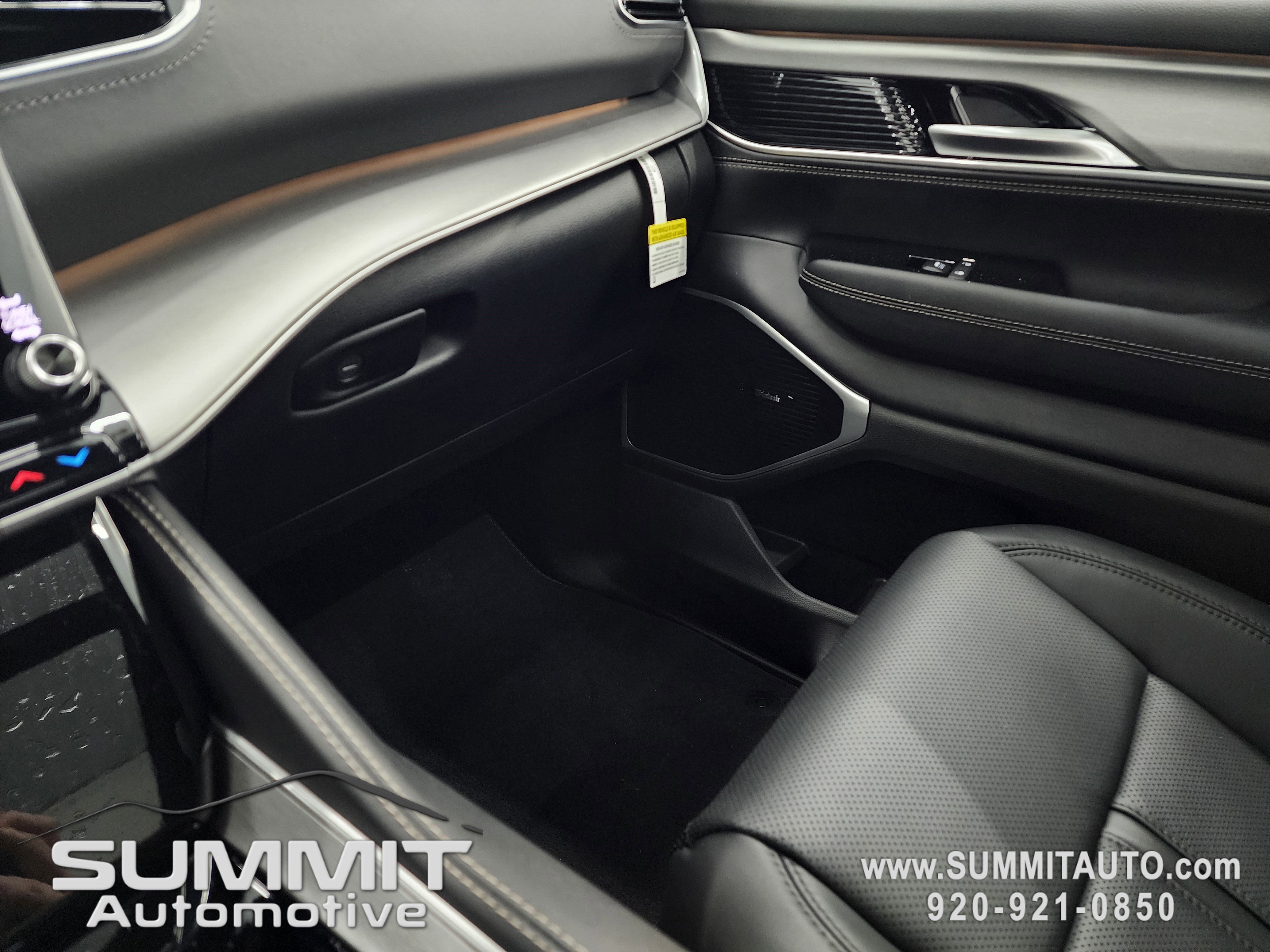 New 2026 Jeep Grand Wagoneer Limited image 14