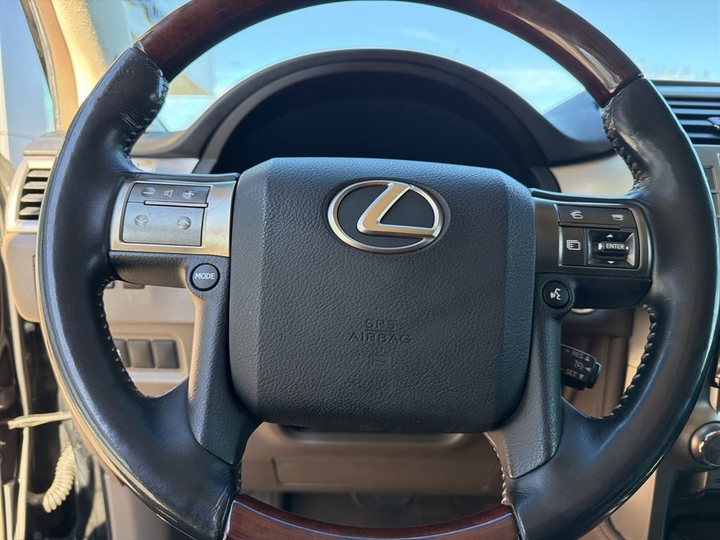 Used 2016 Lexus GX 460 w/ Premium Package image 39