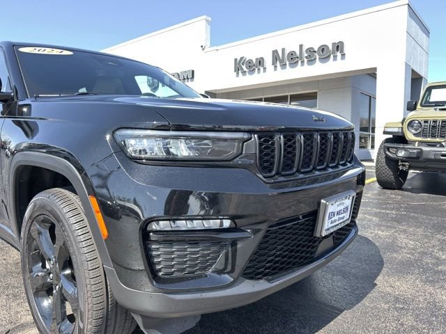 Used 2024 Jeep Grand Cherokee Limited w/ Black Appearance Package image 3