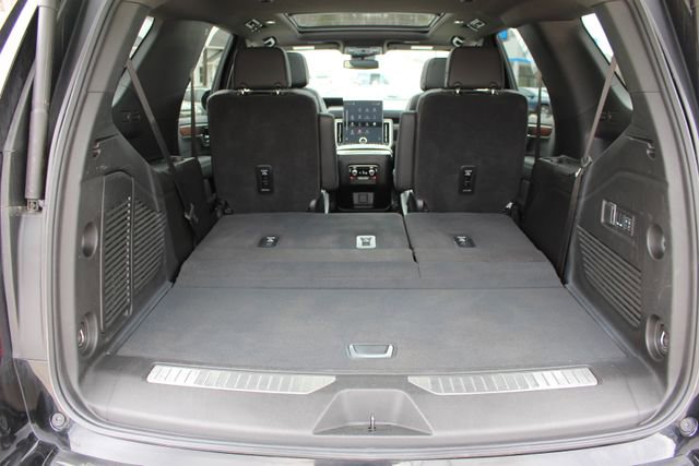 Used 2025 GMC Yukon Denali w/ Sun & Power Step Package image 51