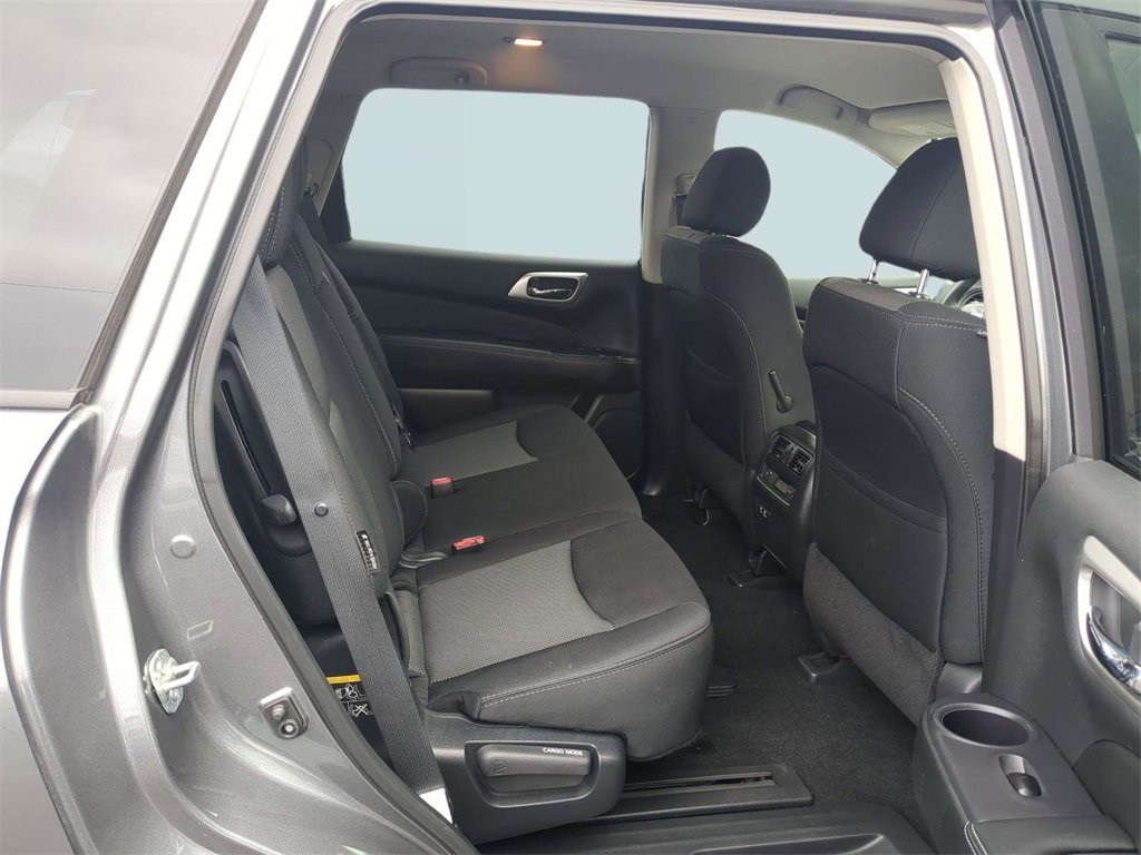 Used 2020 Nissan Pathfinder S image 26