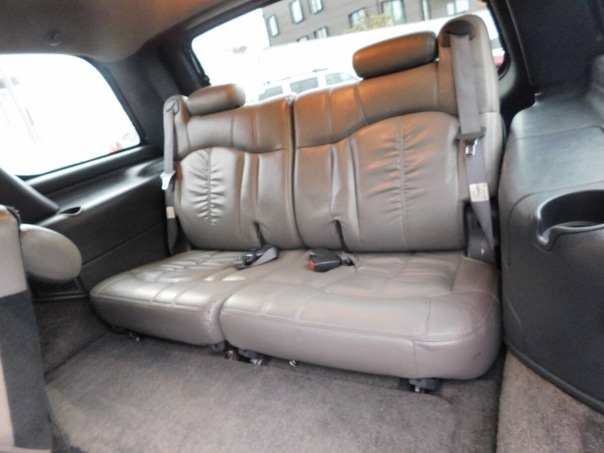 Used 2001 Chevrolet Tahoe LT w/ LT Preferred Equipment Group AWD/4WD image 6