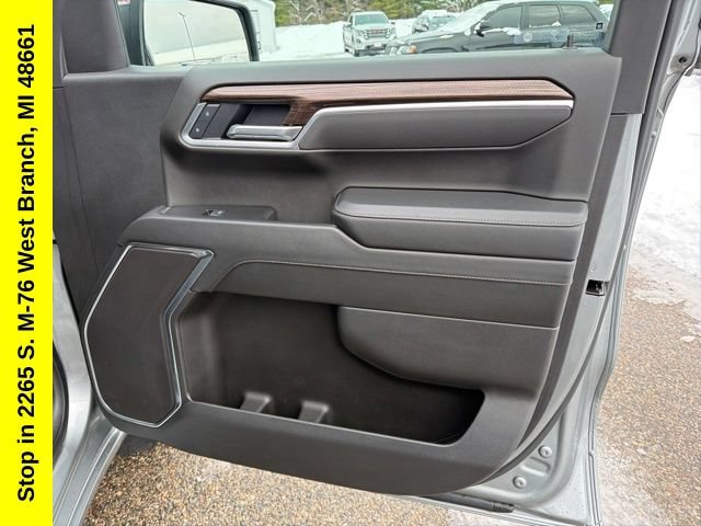 Used 2025 Chevrolet Silverado 1500 LT AWD/4WD image 39