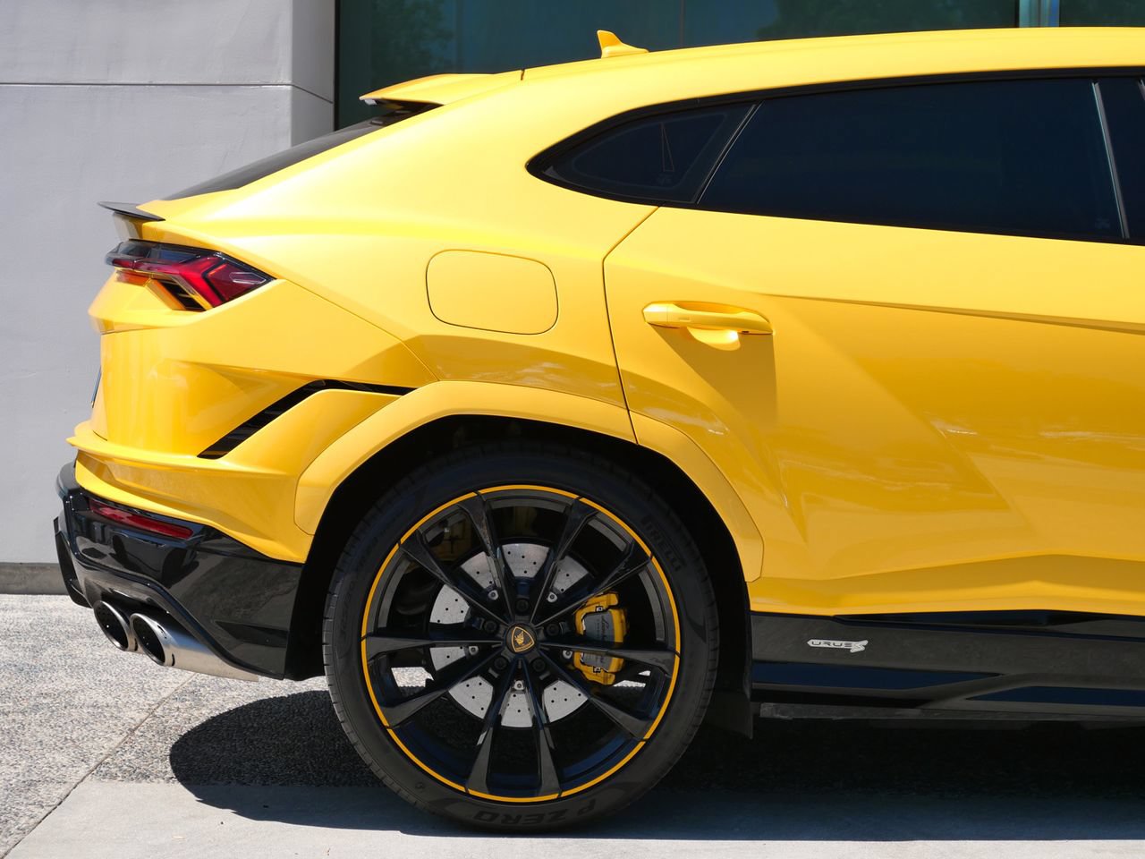 Used 2024 Lamborghini Urus S AWD/4WD image 12