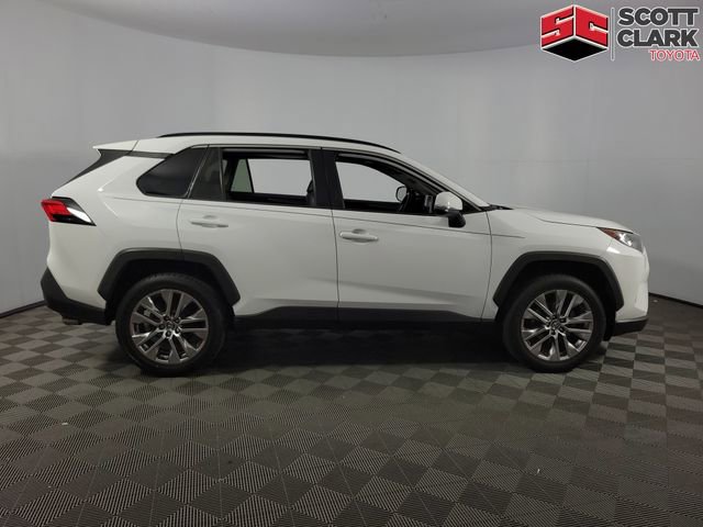 Used 2020 Toyota RAV4 XLE Premium FWD image 11