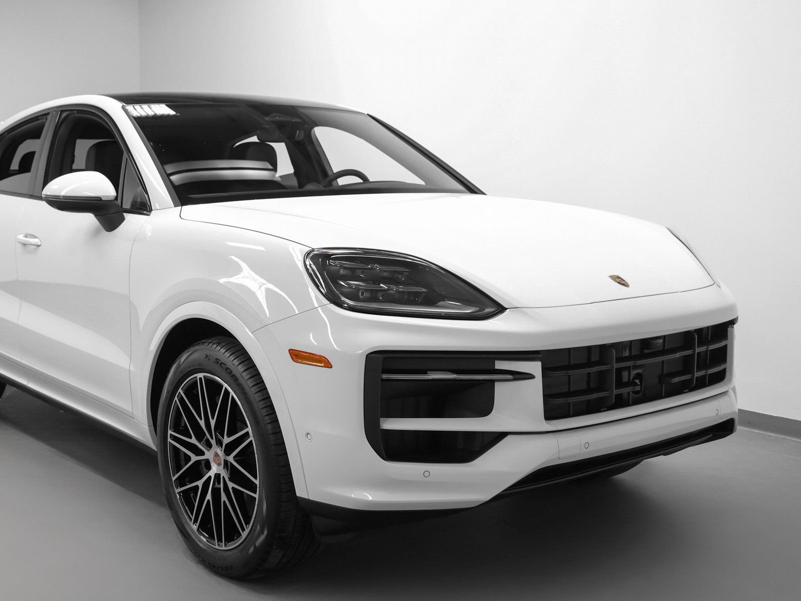 New 2026 Porsche Cayenne Coupe AWD/4WD image 9