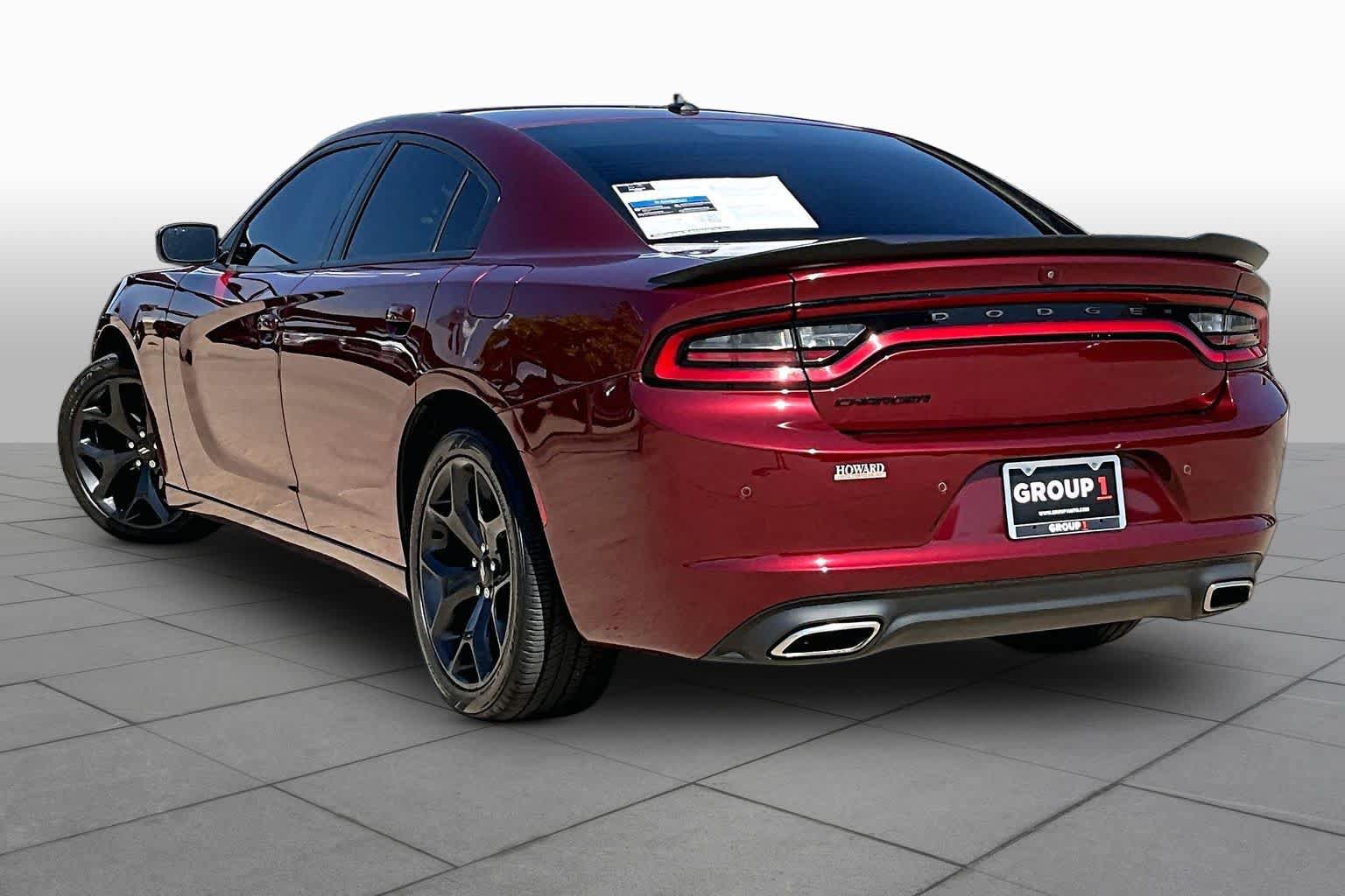 Used 2020 Dodge Charger SXT w/ Blacktop Package RWD image 11