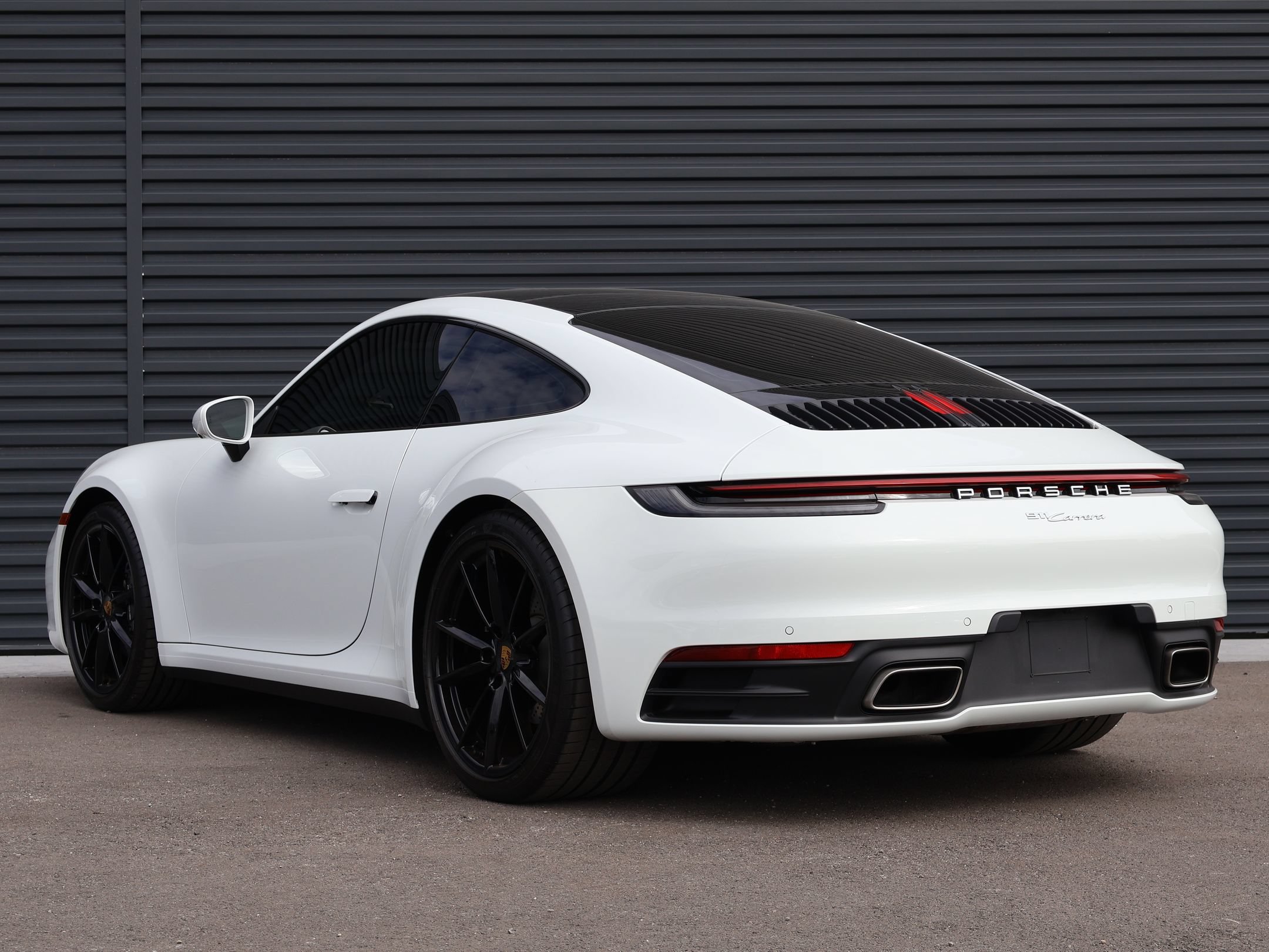 Used 2023 Porsche 911 Carrera RWD image 3
