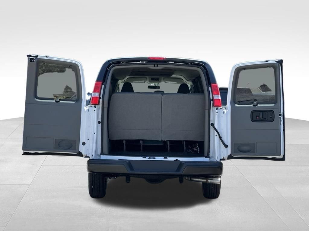 New 2026 Chevrolet Express 3500 LS RWD image 14