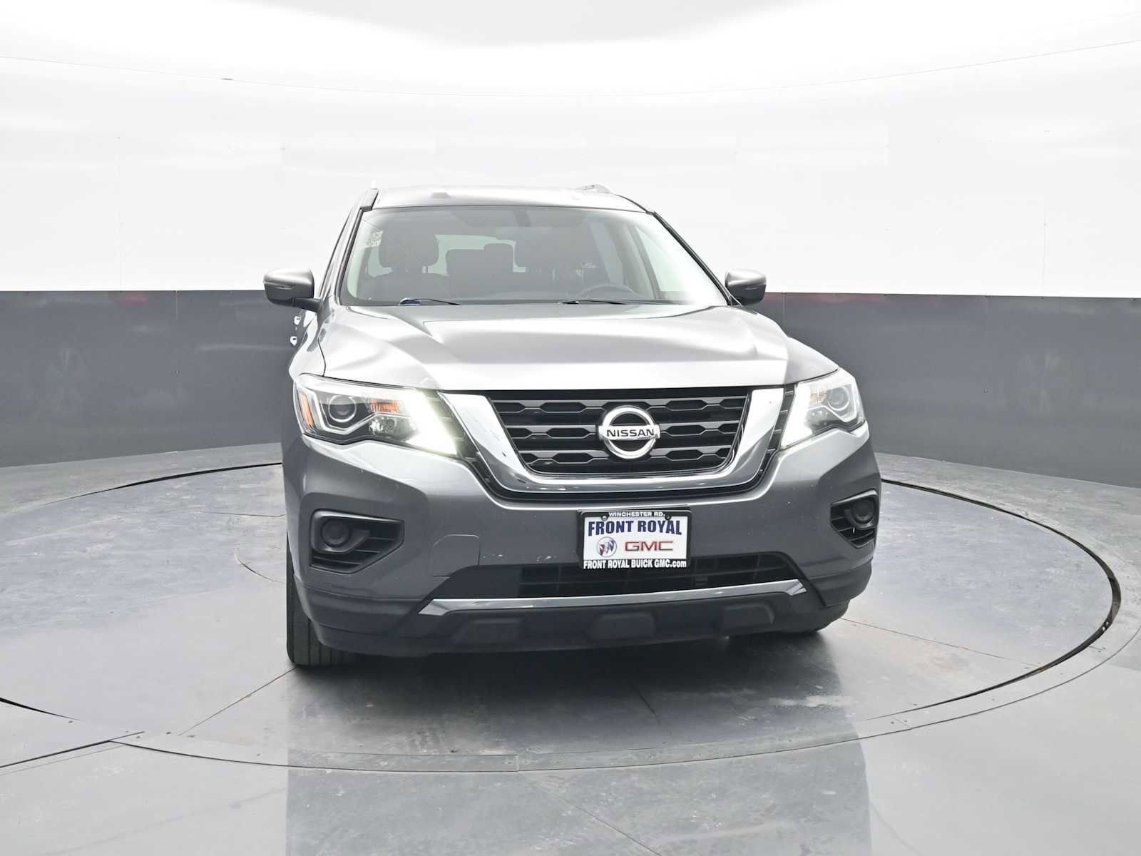 Used 2020 Nissan Pathfinder S image 2