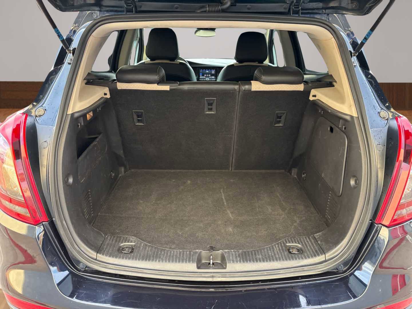 Used 2022 Buick Encore Preferred w/ Safety Package image 17