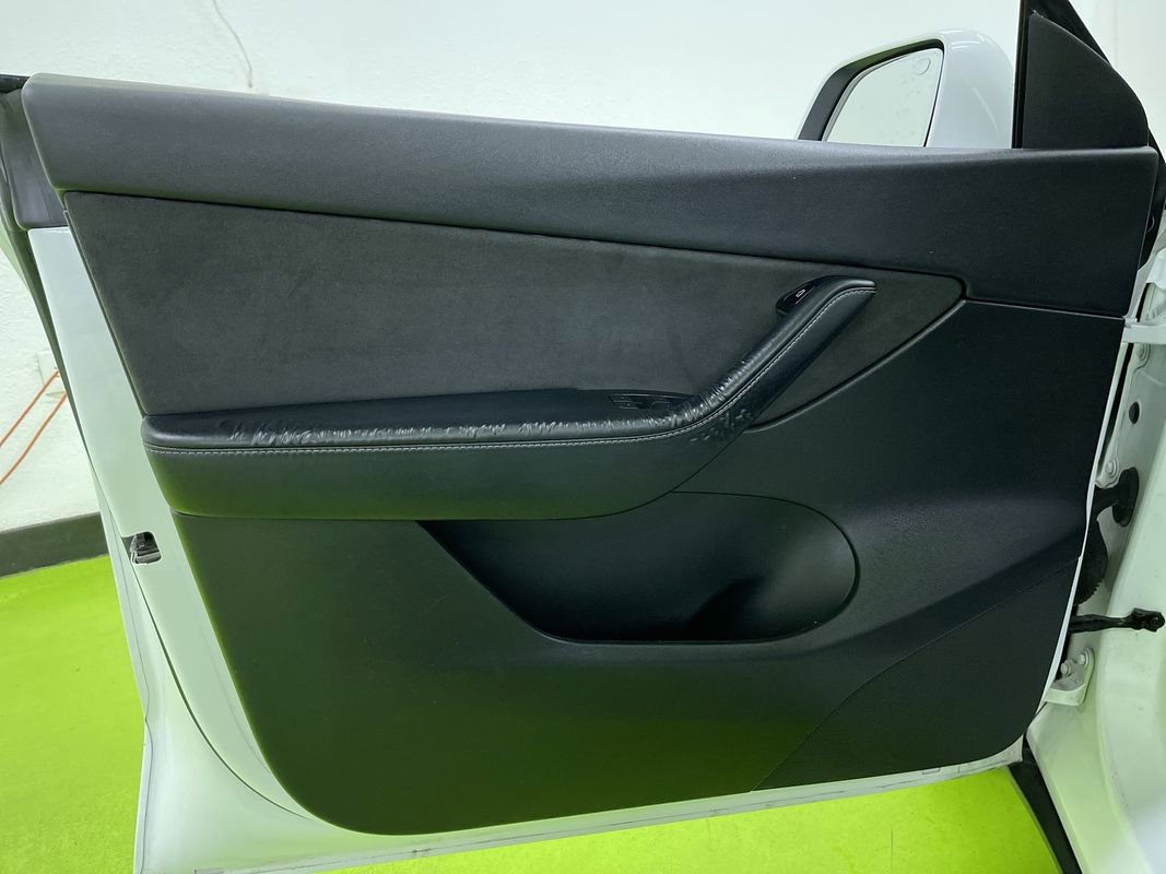 Used 2022 Tesla Model Y Long Range image 3