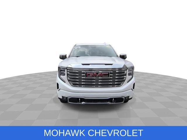 Used 2024 GMC Sierra 1500 Denali w/ Technology Package AWD/4WD image 3