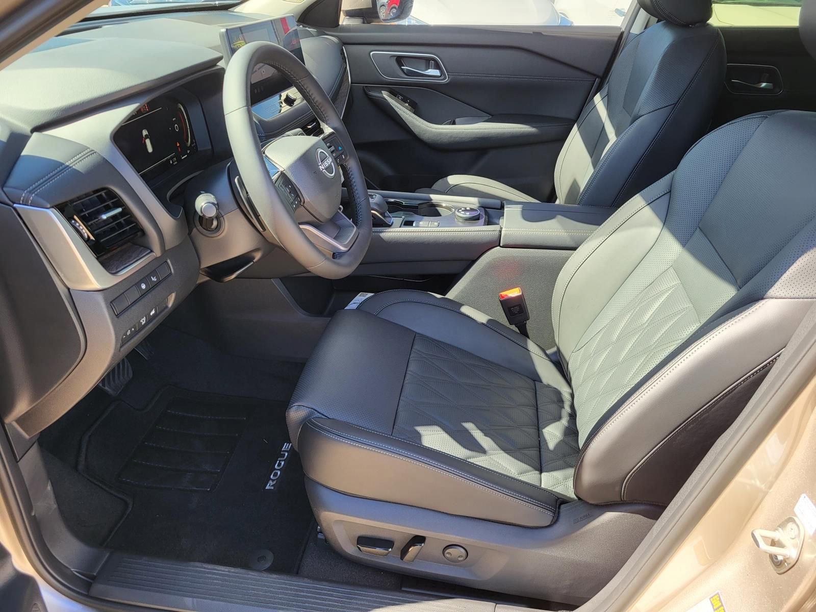 New 2026 Nissan Rogue Platinum image 21
