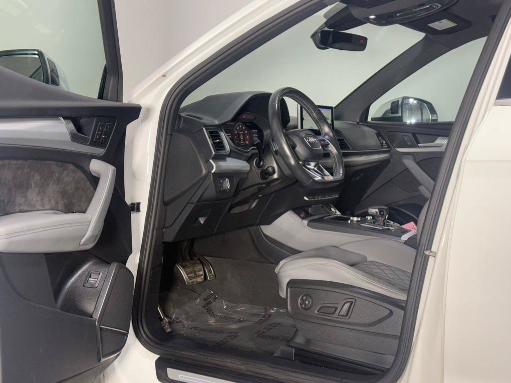 Used 2019 Audi SQ5 Premium Plus w/ Premium Plus Package AWD/4WD image 11
