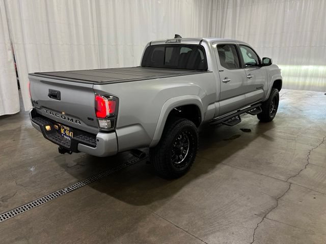 Used 2022 Toyota Tacoma Limited w/ Black Out Package (TMS) AWD/4WD image 4