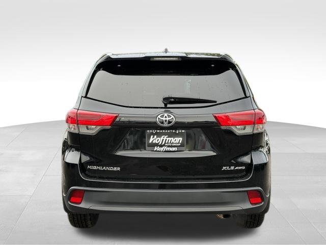 Used 2017 Toyota Highlander XLE AWD/4WD image 6