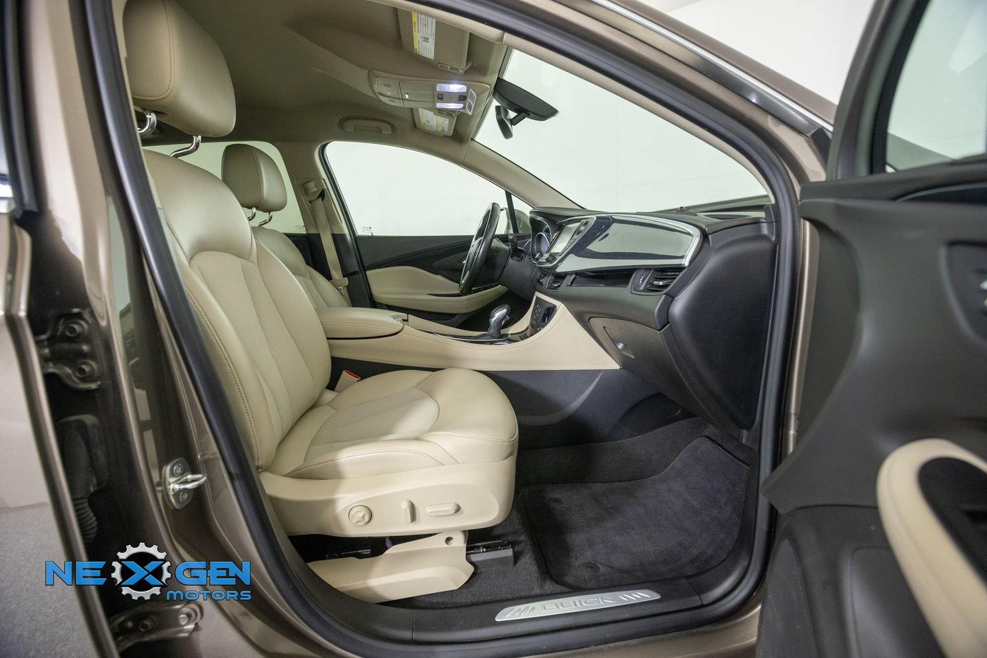 Used 2018 Buick Envision Preferred FWD image 39