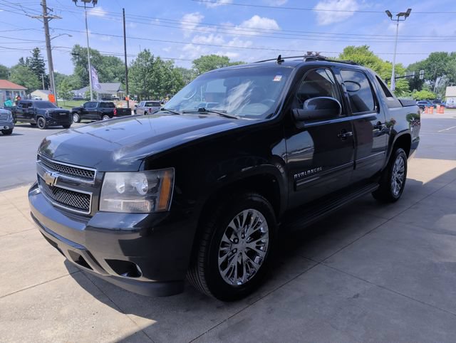 Used 2010 Chevrolet Avalanche LT RWD image 4