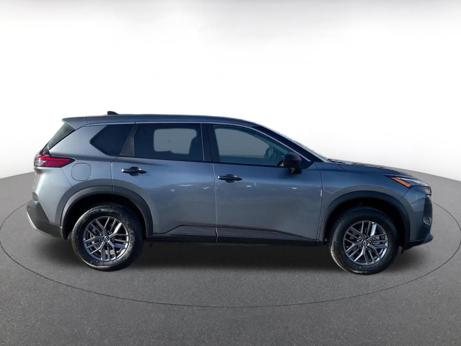 Used 2023 Nissan Rogue S image 16