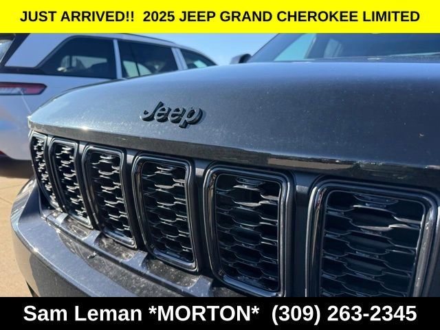 New 2025 Jeep Grand Cherokee Limited w/ Black Appearance Package image 2