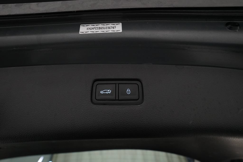 Used 2025 Genesis GV80 2.5T Standard AWD/4WD image 15