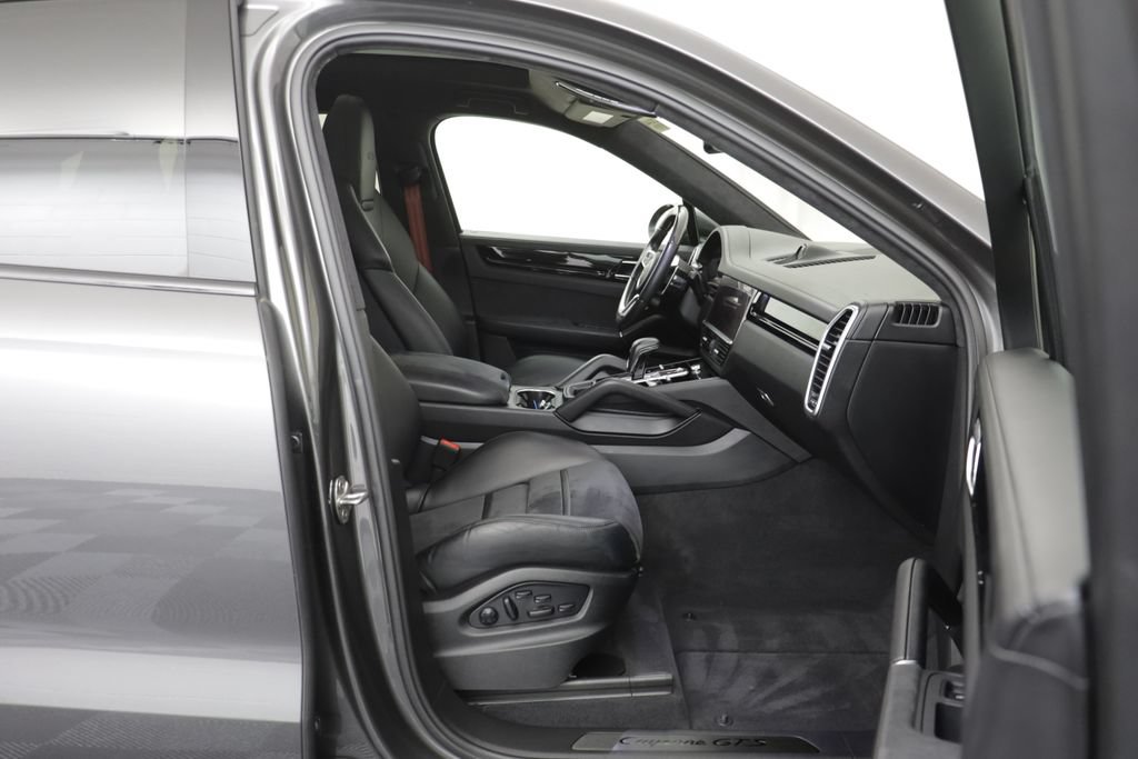Used 2023 Porsche Cayenne GTS w/ Premium Package AWD/4WD image 18