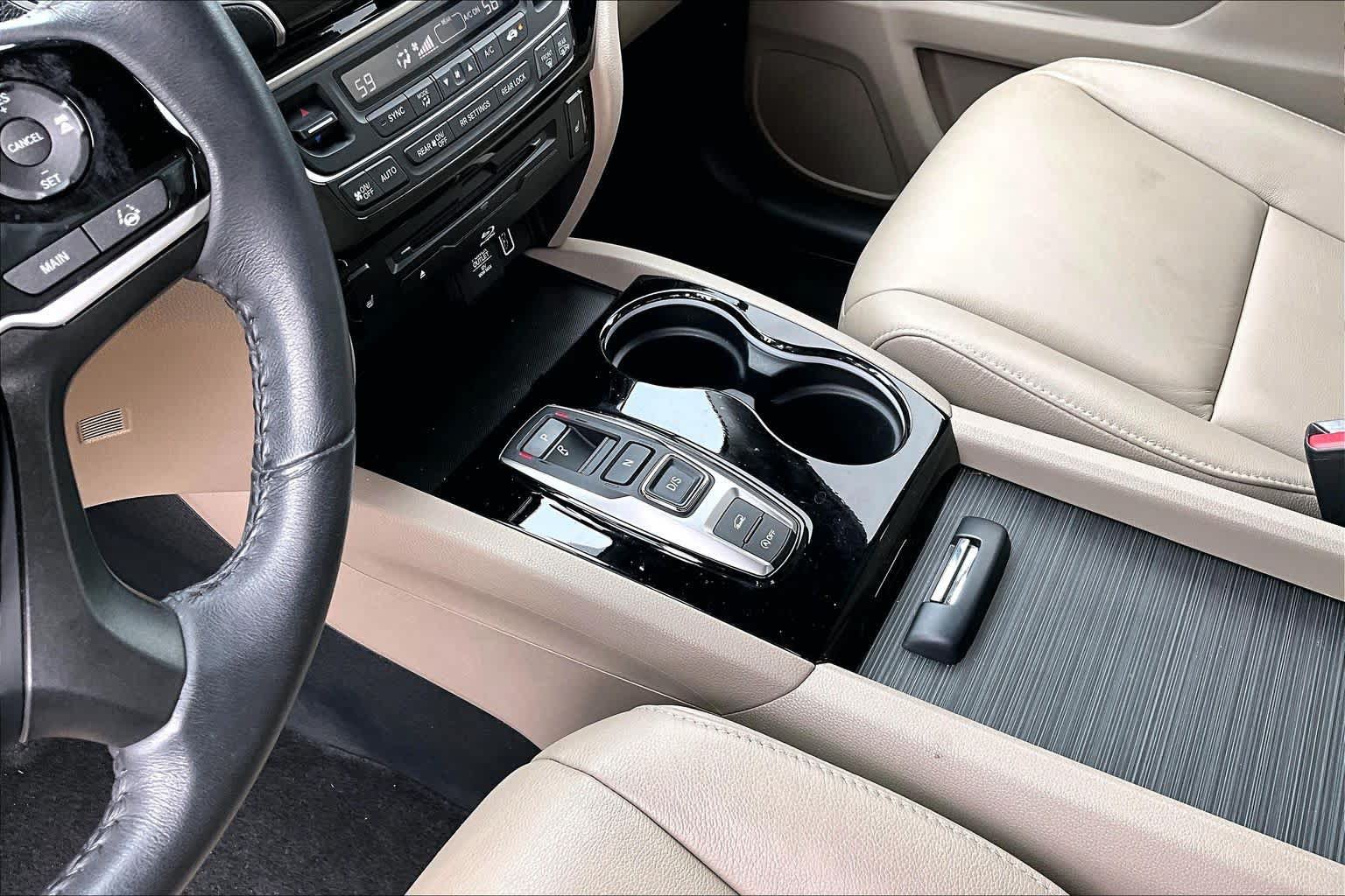 Used 2022 Honda Pilot Touring image 17