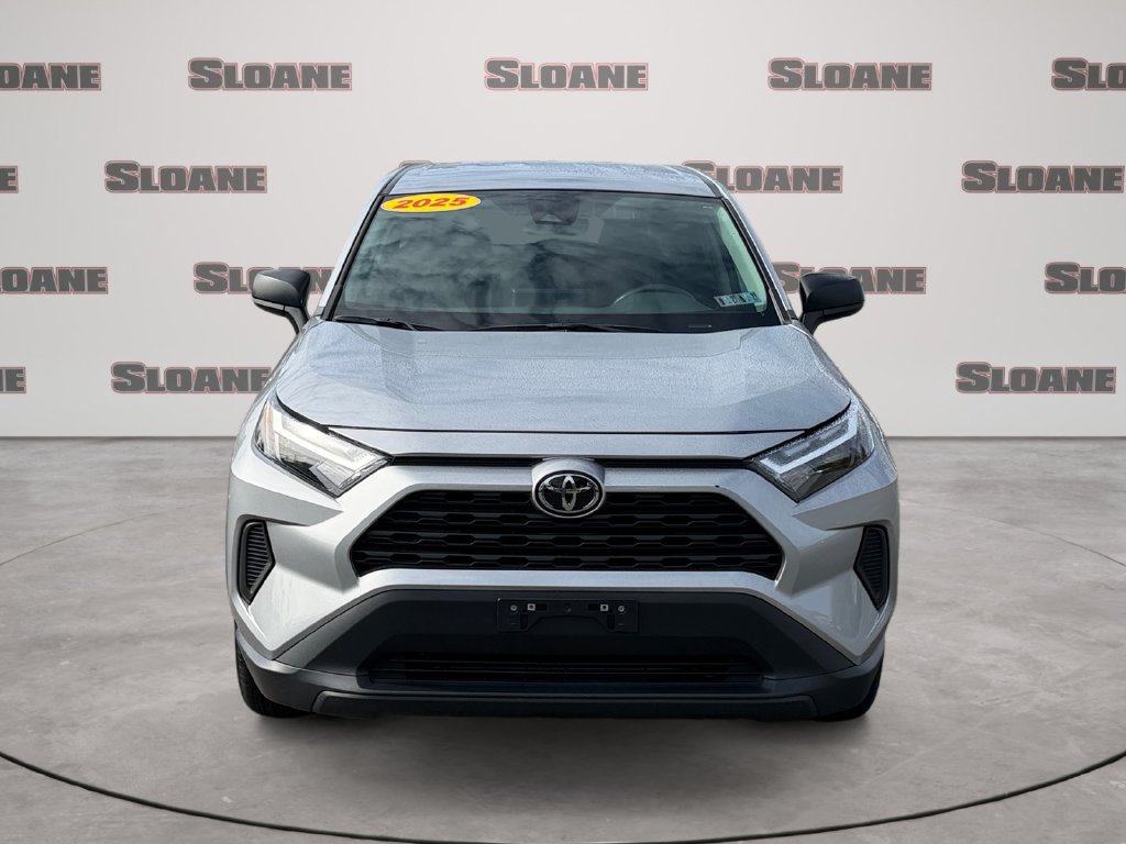 Used 2025 Toyota RAV4 LE AWD/4WD image 8