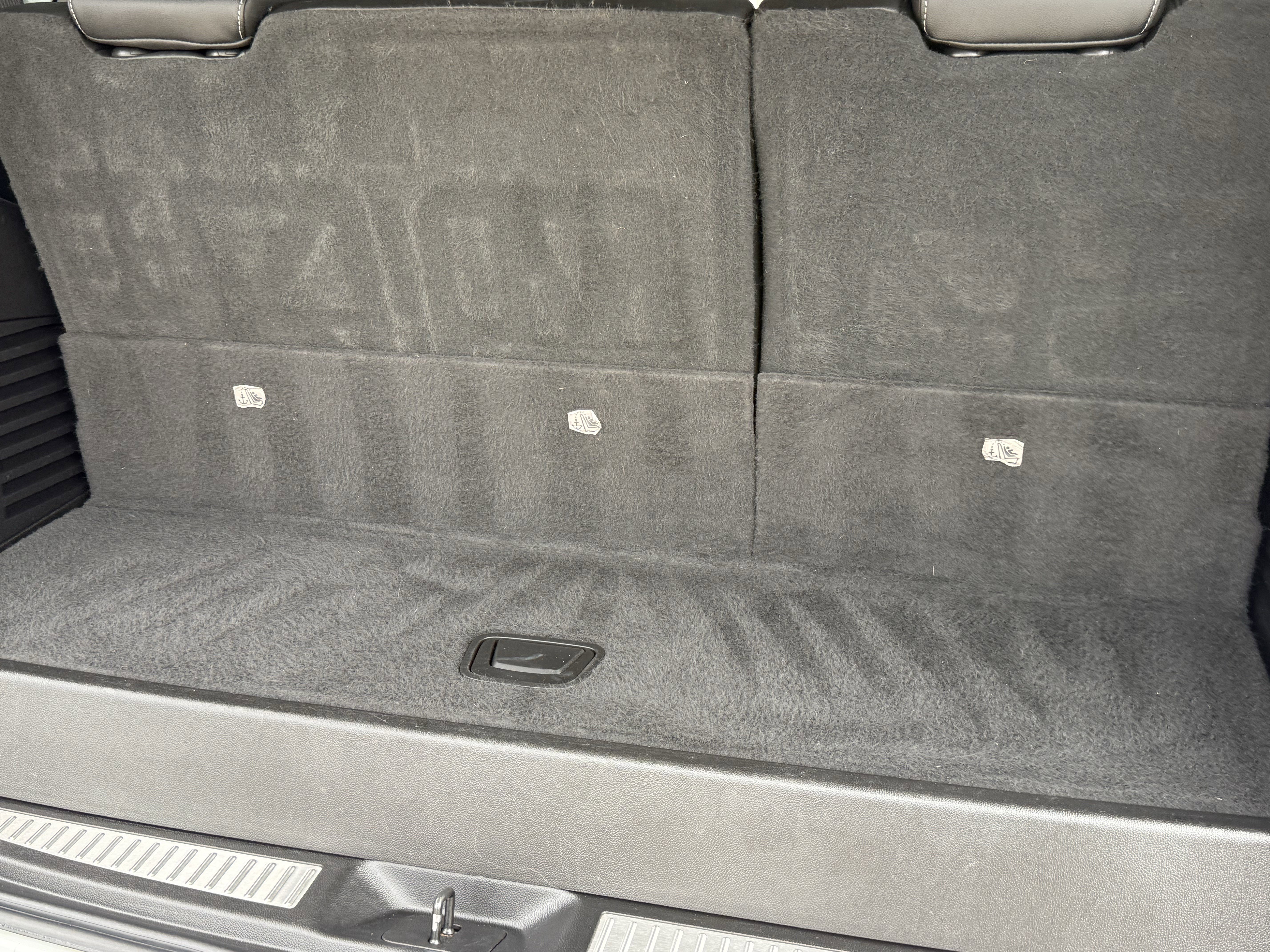 Used 2018 GMC Yukon SLT w/ Premium Edition image 32