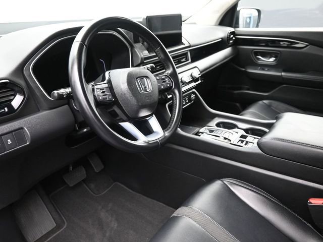 Used 2024 Honda Pilot Touring image 18