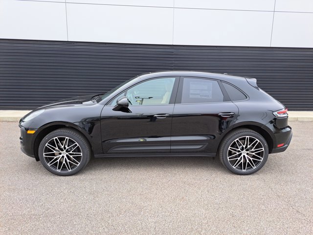 Used 2026 Porsche Macan AWD/4WD image 2